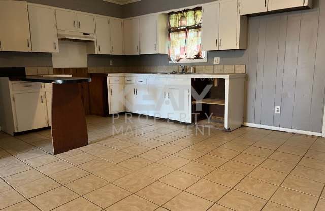 3 Bedroom, 1 Bathroom House is Available Now! photos photos