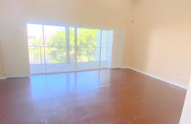 185 N Lakeshore Drive Gallery 4