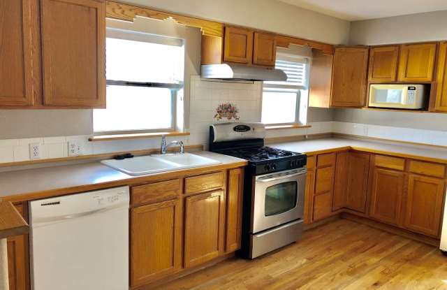 3630 Alice Pl. Gallery 3