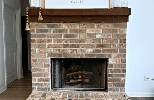 916 Winding Road Gallery 4