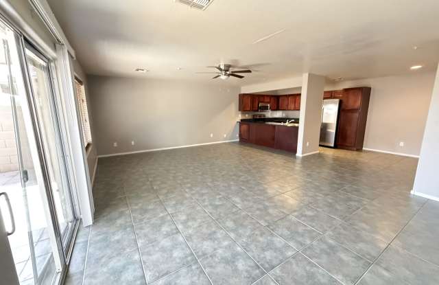 16015 N 30th St #123 Gallery 4