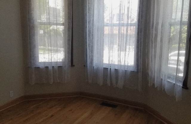 919 North Leavitt Street photos photos