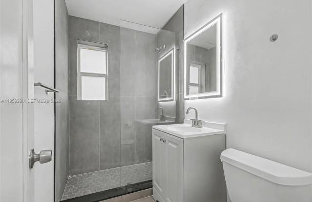 9160 NE 8th Ave photos photos