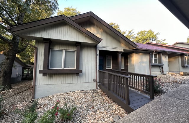 8 Lunsford Ln - 8 Lunsford Lane, Bella Vista, AR 72714