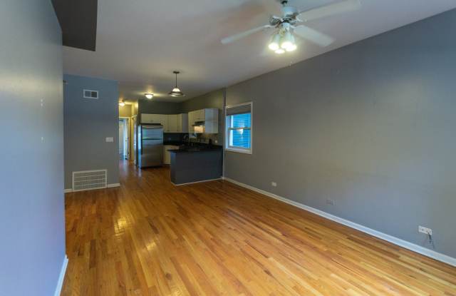 1624 North BELL Avenue Gallery 2