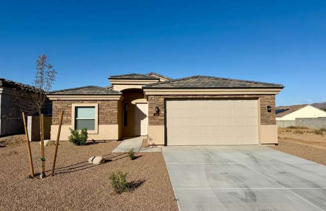 New 2024 Built Beautiful 3 Bedroom Home in Nice Location! HOILDAY SPECIAL HALF OFF FIRST FULL MONTHS RENT - 3387 North Apache Street, Kingman, AZ 86401