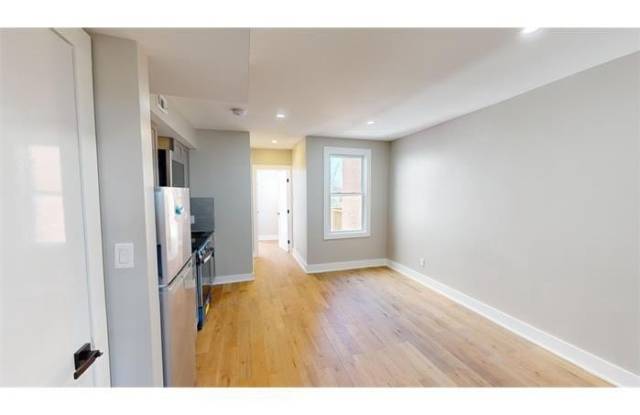 1825 PROVIDENCE Street NE Gallery 4