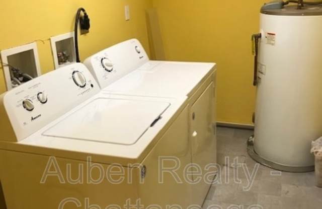 3925 Redding Road Gallery 2