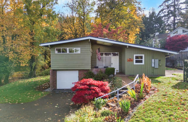 Bellevue Eastgate Mid-Century Modern - 4572 151st Avenue Southeast, Bellevue, WA 98006