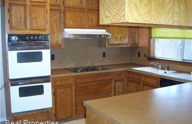 2008 Rayburn Court Gallery 4