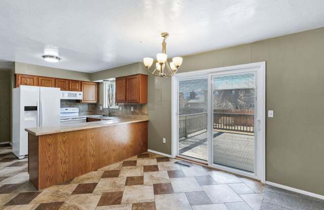 4 Bedroom Home for Rent In North Colorado Springs Gallery 4