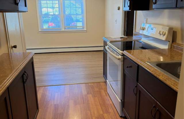 899 Connetquot Avenue Gallery 1