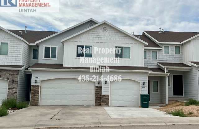 3 bed 2.5 bath townhome in Fox Run photos photos