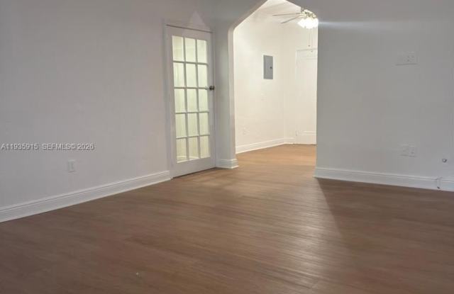 740 Michigan Ave photos photos