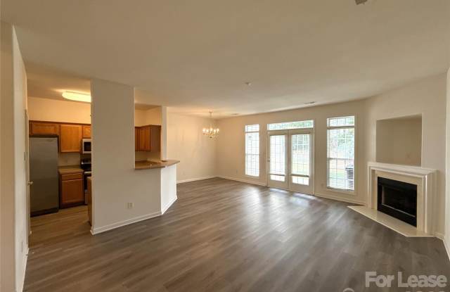 4606 Kingsland Court Gallery 2