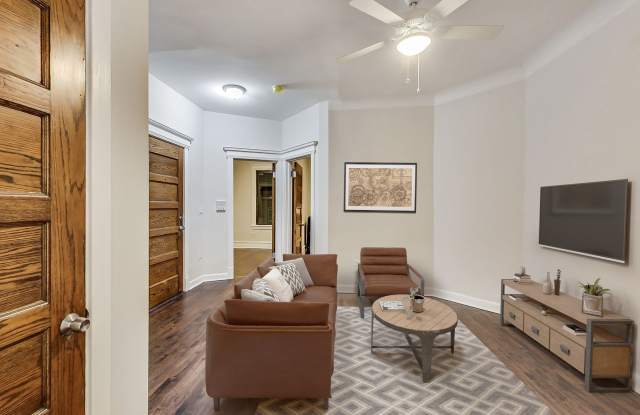 1006 West Dakin Street Gallery 2