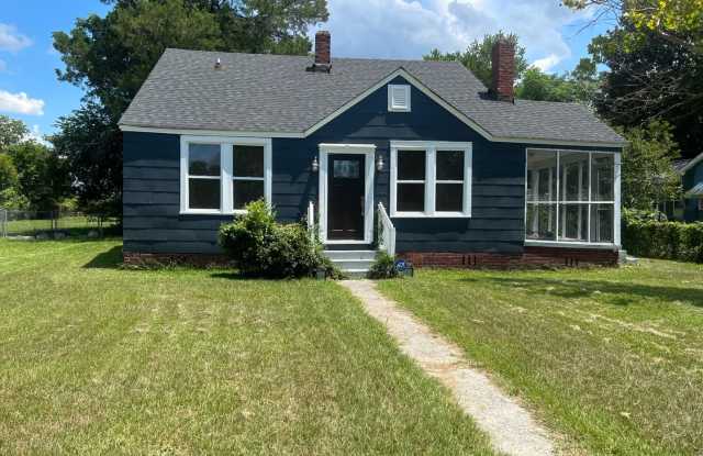 Charming 2-bedroom, 1-bathroom home in one of Columbia's most convenient locations! photos photos