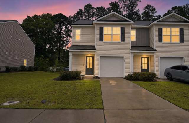 Spacious & Stylish 3BD/2.5BA Townhome in Bloomingdale photos photos