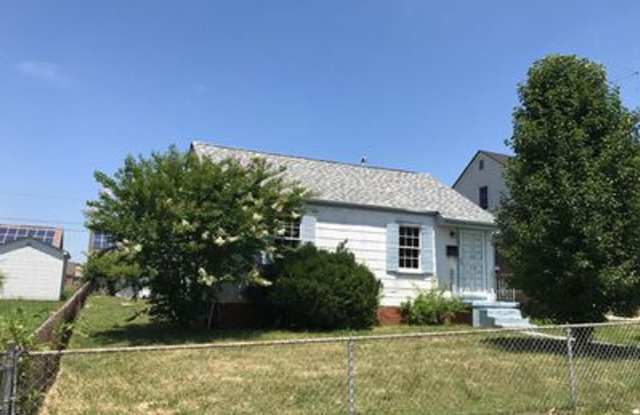 2 bed house on Rva Northside!  Central hvac, hardwoods,all electric, lots of parking, laundry, photos photos