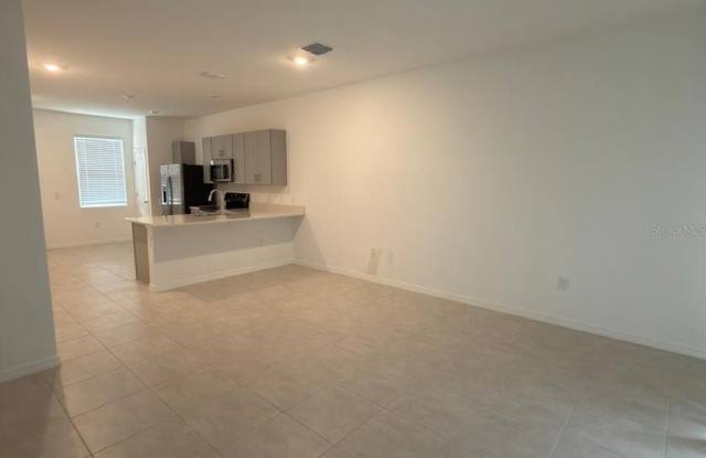 2984 SKYLINE Loop Gallery 3