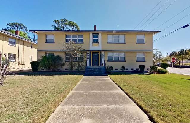 Charming 1/1 in St. Nicholas area! photos photos