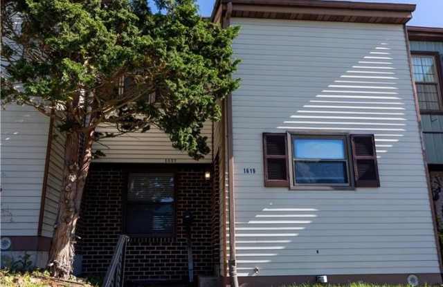 1619 Shenandoah Court Gallery 2