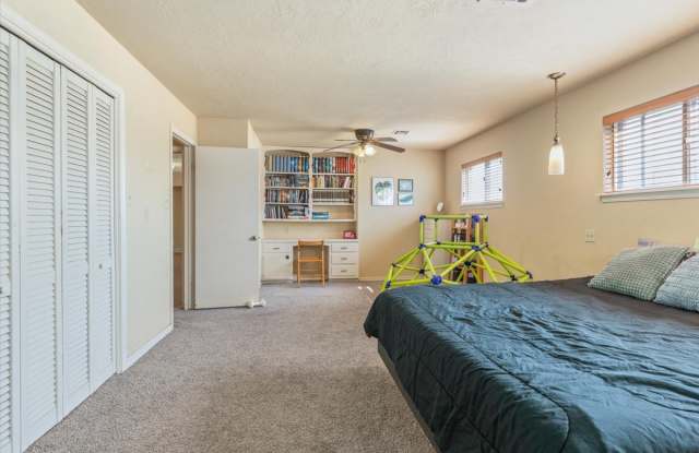 2905 Northwest Templeton Terrace photos photos