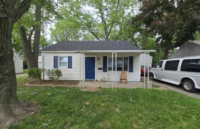 Centrally Located 2-Bed Home with Garage  Patio photos photos