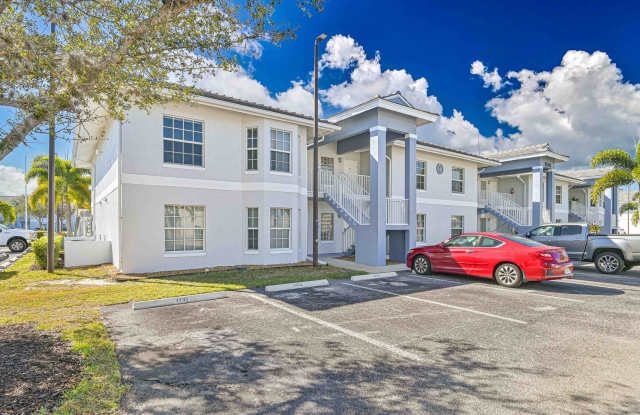 ~2 bed/2 bath UPDATED condo at The Cove on Six Mile photos photos