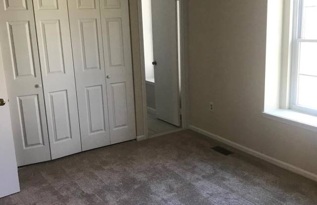 5902 HERITAGE SQUARE DRIVE Gallery 4
