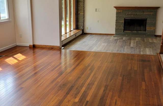 1755 S COLLEGEVILLE ROAD Gallery 4