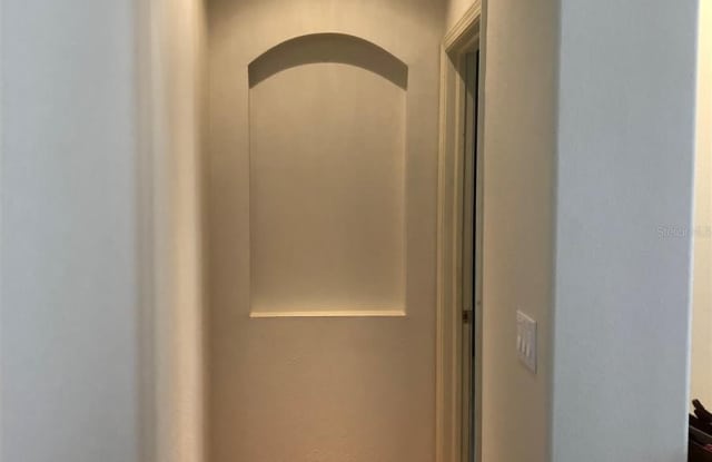 903 ARISTA BOULEVARD Gallery 4