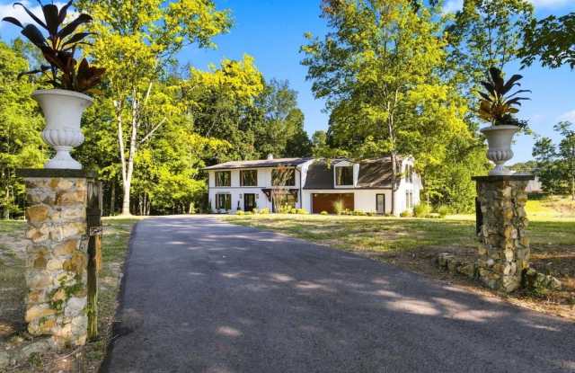 1510 East Piney Road Gallery 1