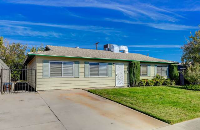 Great 4 bedroom 2 bathroom home in West Las Vegas! Gallery 3