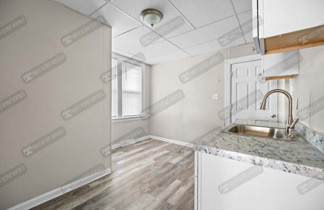 5571 Fairview St Gallery 3