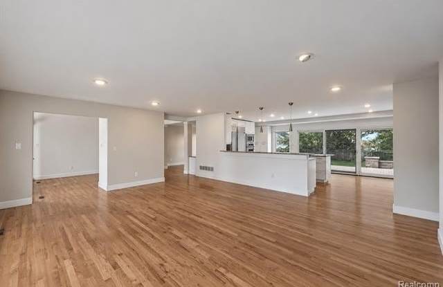 2564 Charel Court Gallery 3