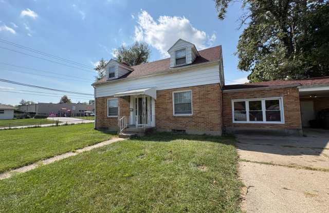 Charming 3BR/2BA Home with Hardwood Floors & Covered Parking photos photos
