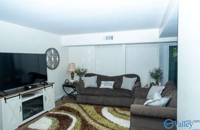 2222 Colony Drive unit: D4 - 2222 Colony Drive Southwest, Huntsville, AL 35802