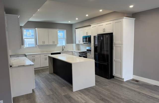 Completely Renovated House in Troy Hill Gallery 4