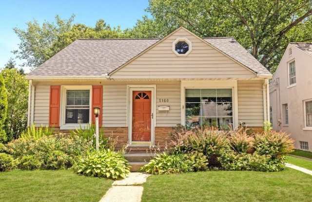 5160 N Bay Ridge Ave photos photos
