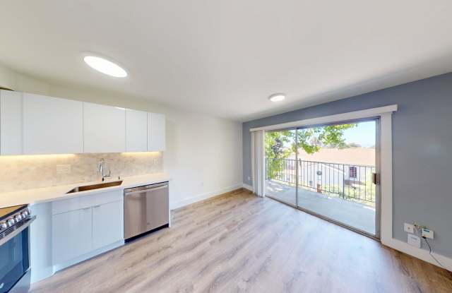 2252 Parker Street photos photos