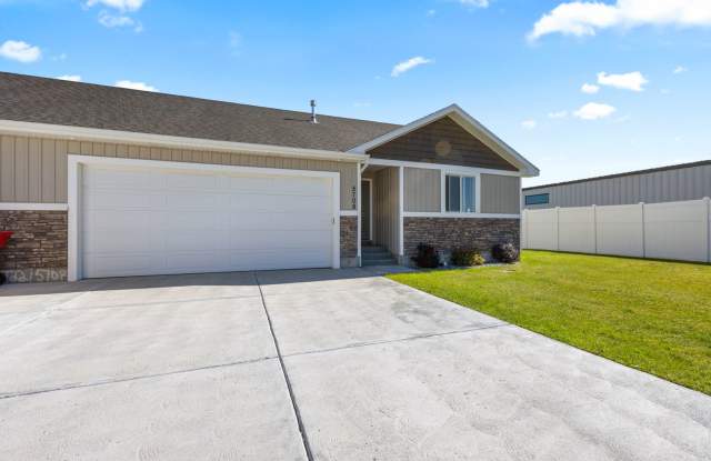 5 Bedroom 3 Bathroom Home In Idaho Falls, Id 83401 photos photos
