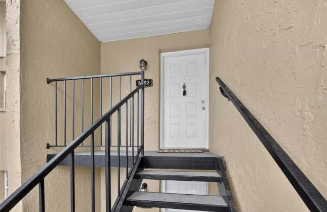 3812 N OAK Drive Gallery 2