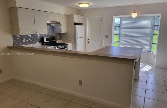 208 OAKMONT PKWY Gallery 2
