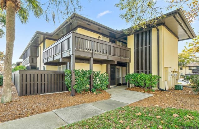 48 Club House Dr - 48 Club House Dr, Palm Coast, FL 32137