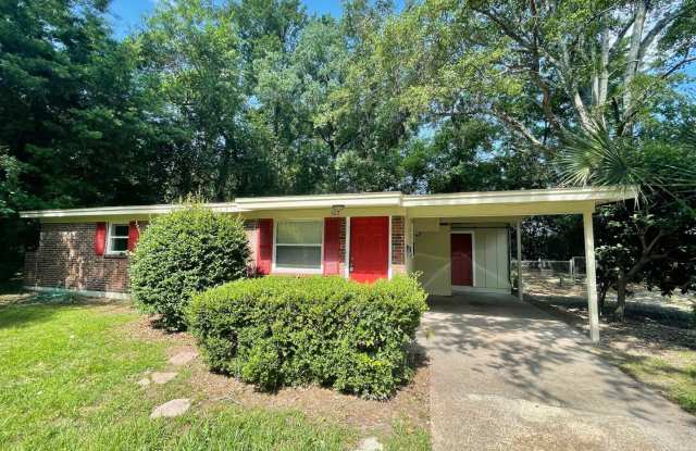 302 Stratford Place - Fenced Yard on Corner Lot  New Kitchen! photos photos