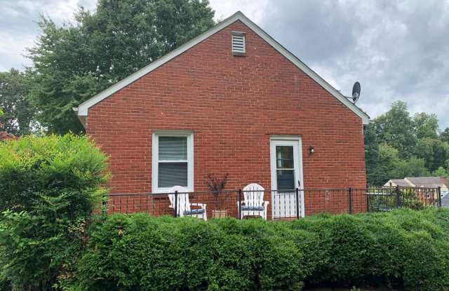 One Level Home off Fort Avenue Gallery 3