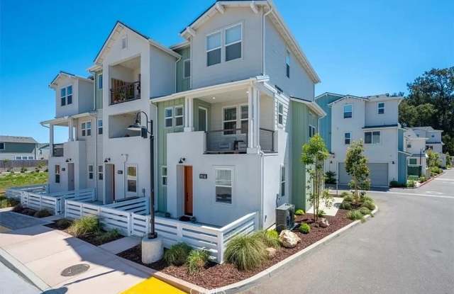 905 Madonna Rd photos photos