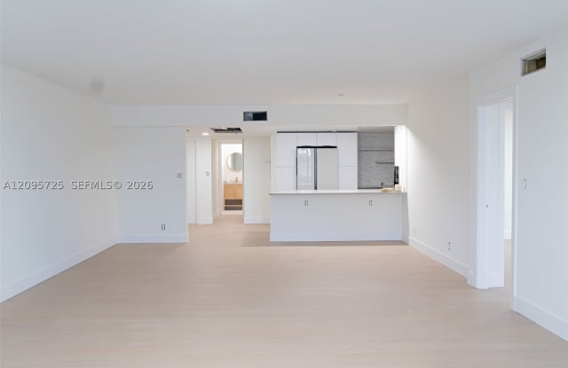 3051 N Course Dr Gallery 2