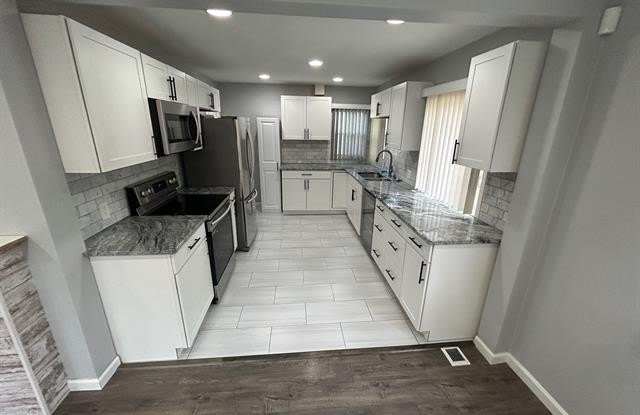 29620 HATHAWAY Street Gallery 4